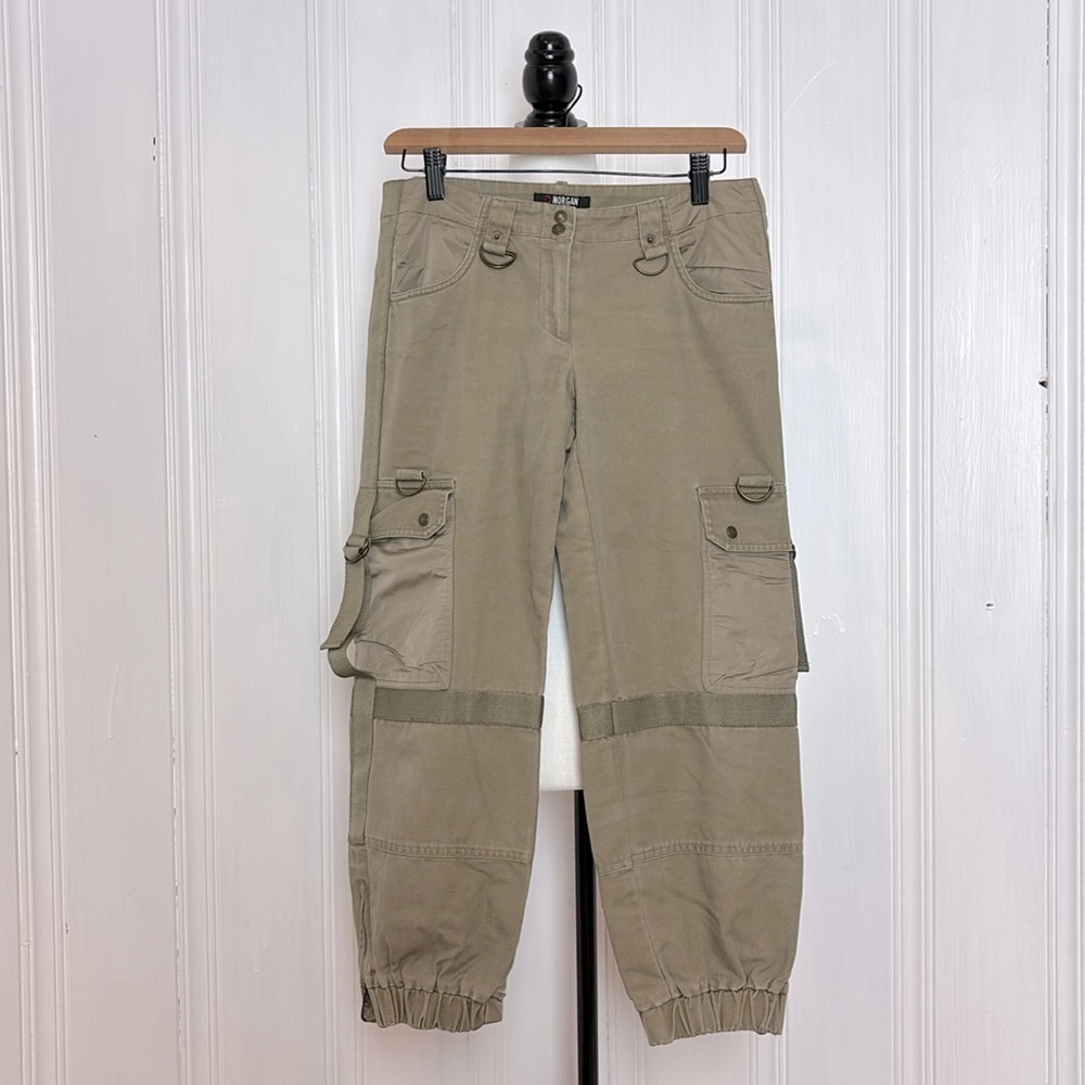 MORGAN French Cargo Capri Pants in Military Green